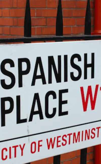 A signpost for Spanish lessons in London